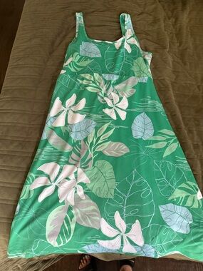 Green Tropical Floral Midi Dress - Scoop Neck